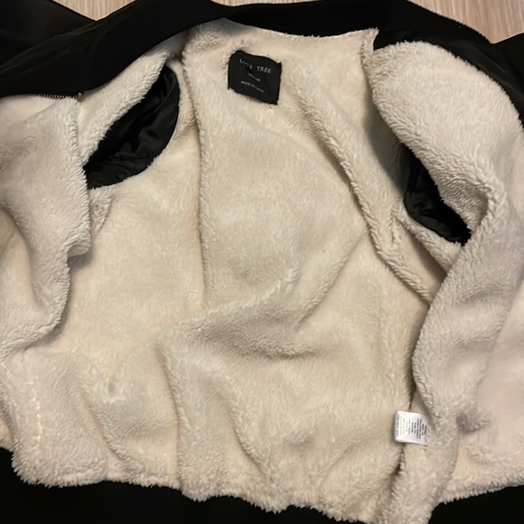 NWOT BLACK BOMBER JACKET WITH FAUX SHERPA LINING - Picture 7 of 8